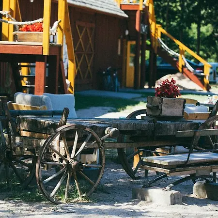 Vendégház Viesu Nams Melnsils